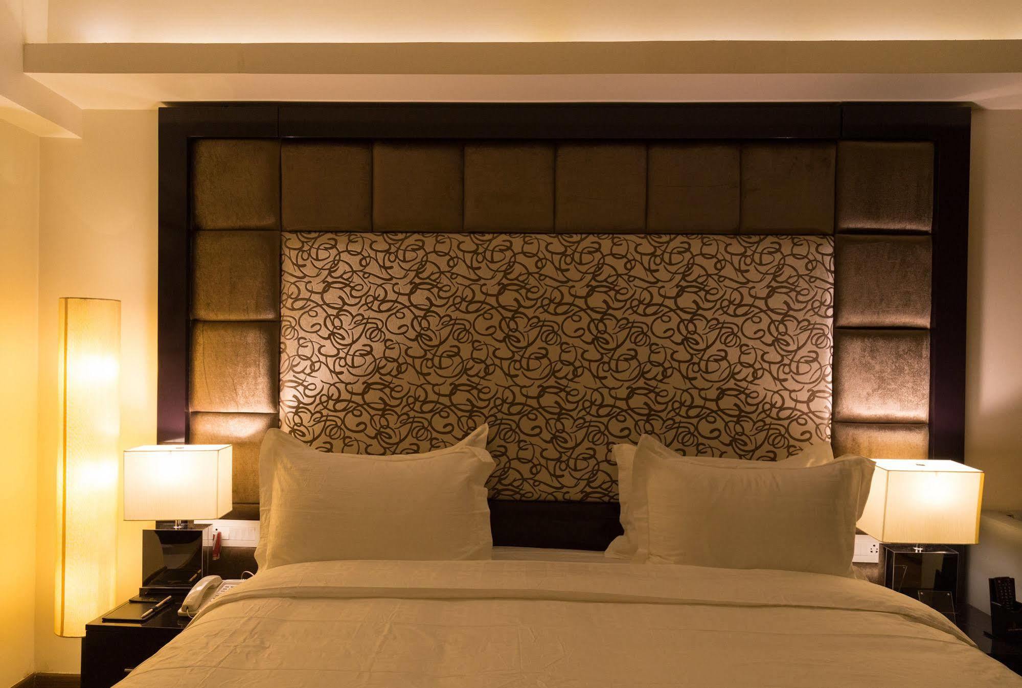 Hotel Oxina Lygon Tiruchirappalli Eksteriør billede