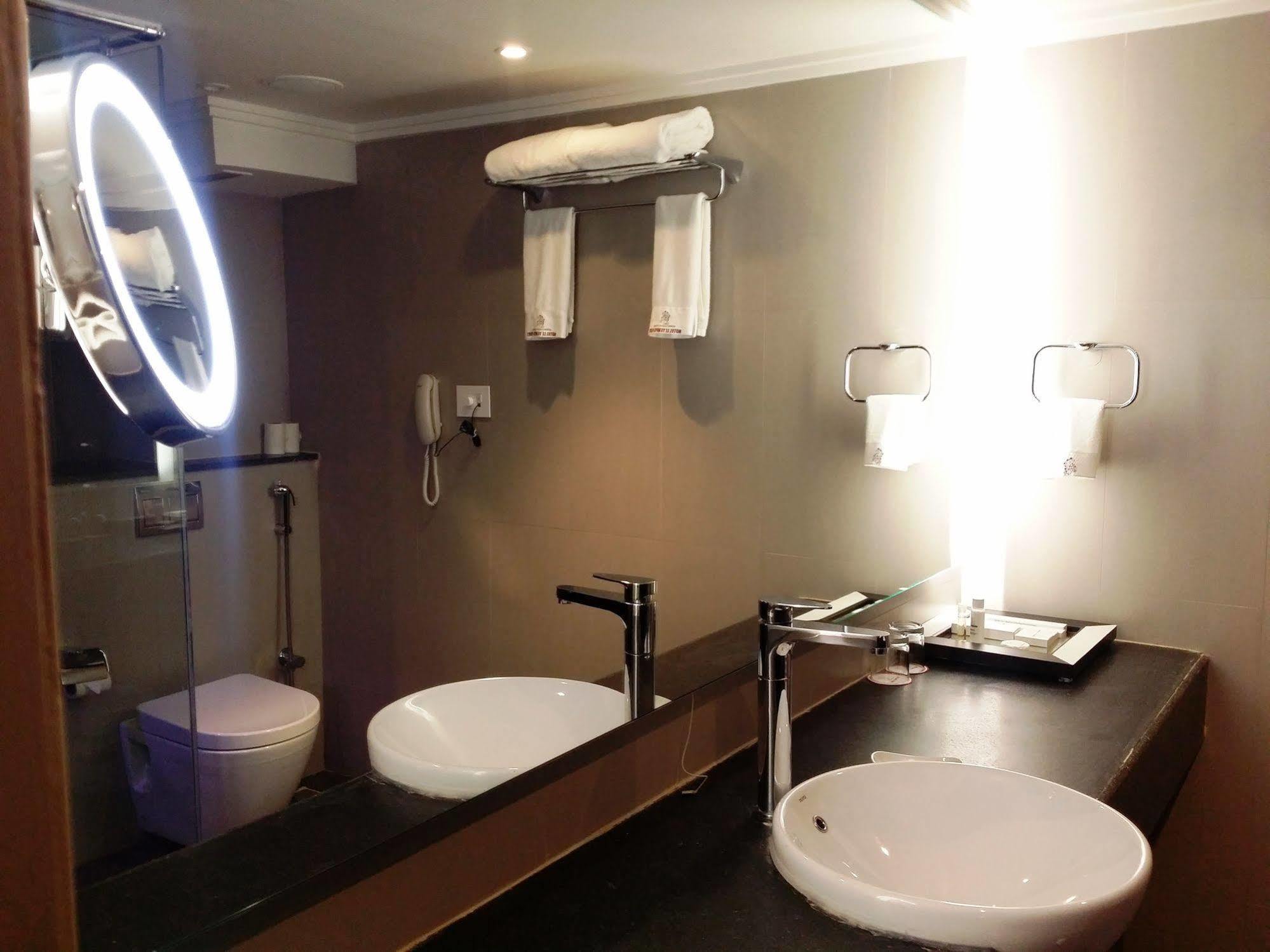 Hotel Oxina Lygon Tiruchirappalli Eksteriør billede
