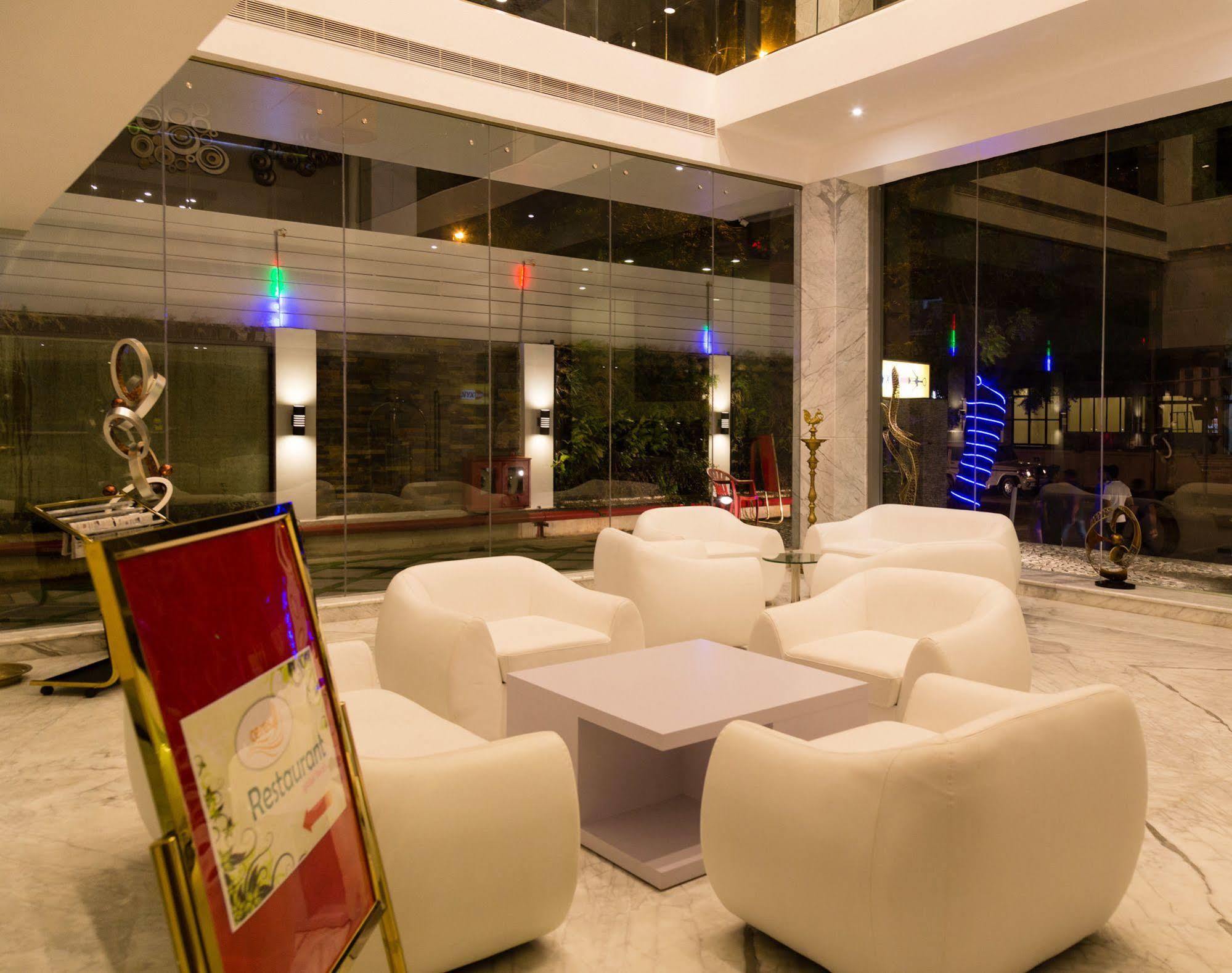 Hotel Oxina Lygon Tiruchirappalli Eksteriør billede