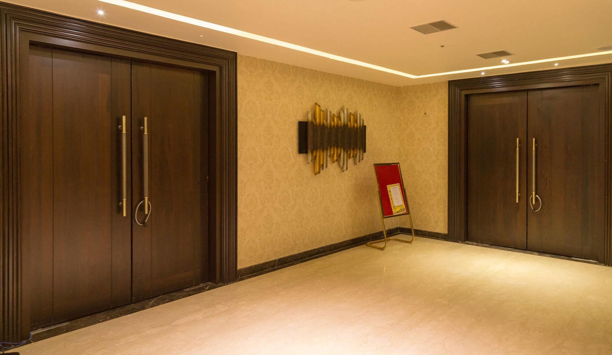 Hotel Oxina Lygon Tiruchirappalli Eksteriør billede